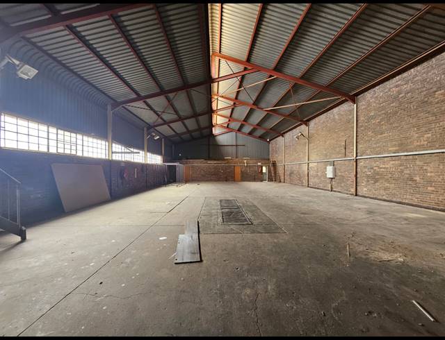 500M² WAREHOUSE TO LET IN LUIPAARDSVLEI